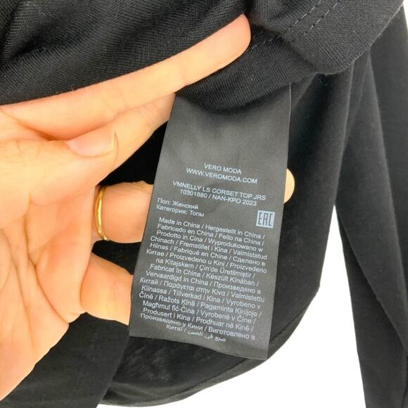 Vero Moda Nelly Ruched Knit Top Black Size Medium NWOT $62 MSRP - Picture 6 of 8